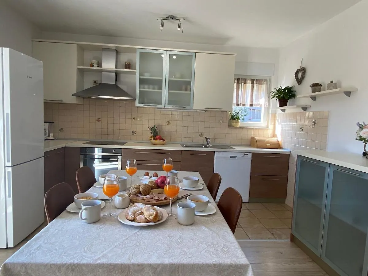 Apartments Poljak Supetarska Draga Croatia