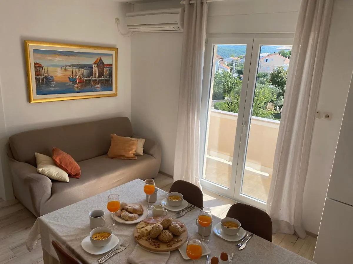 Apartments Poljak Supetarska Draga 0*,