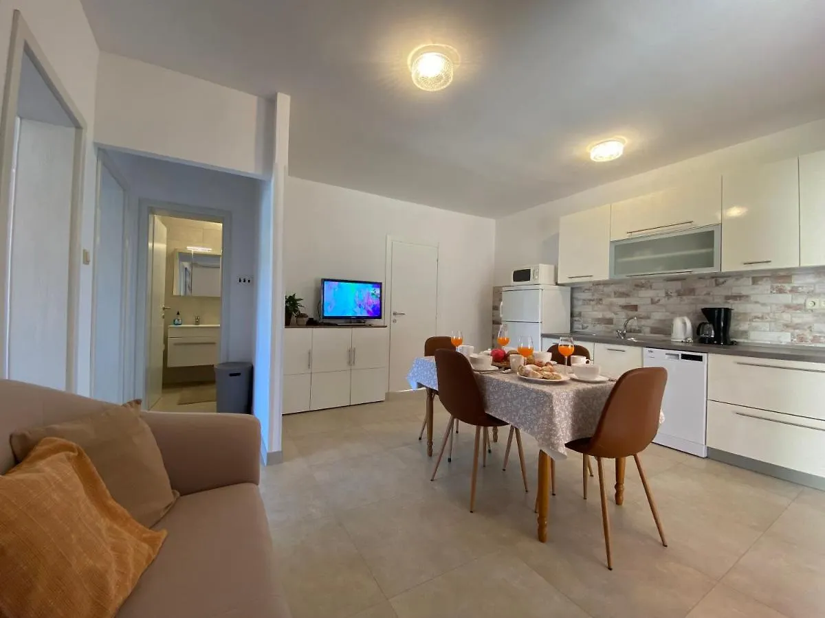 Apartments Poljak Supetarska Draga