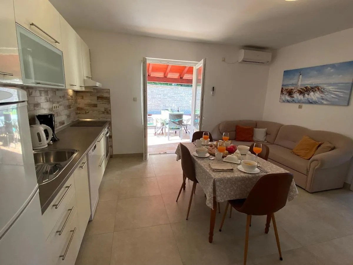 Apartments Poljak Supetarska Draga